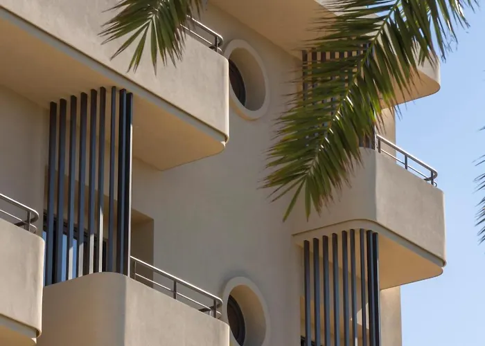 Cento Palme Rhodes City